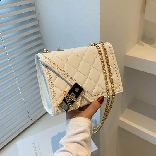 Torba modowa na łańcuszku