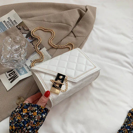 Torba modowa na łańcuszku