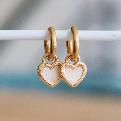 Kolczyki z intarsjowanym sercem z muszli